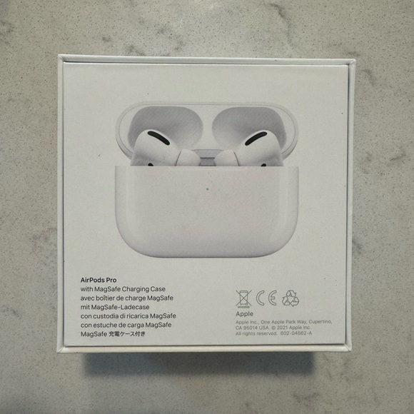 AirPod pros with lilac wireless charging case - Picture 3 of 4